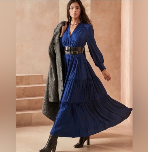 Banana Republic Dresses & Skirts - Banana Republic Blue Tiered Long Sleeve Maxi Dress Size Medium